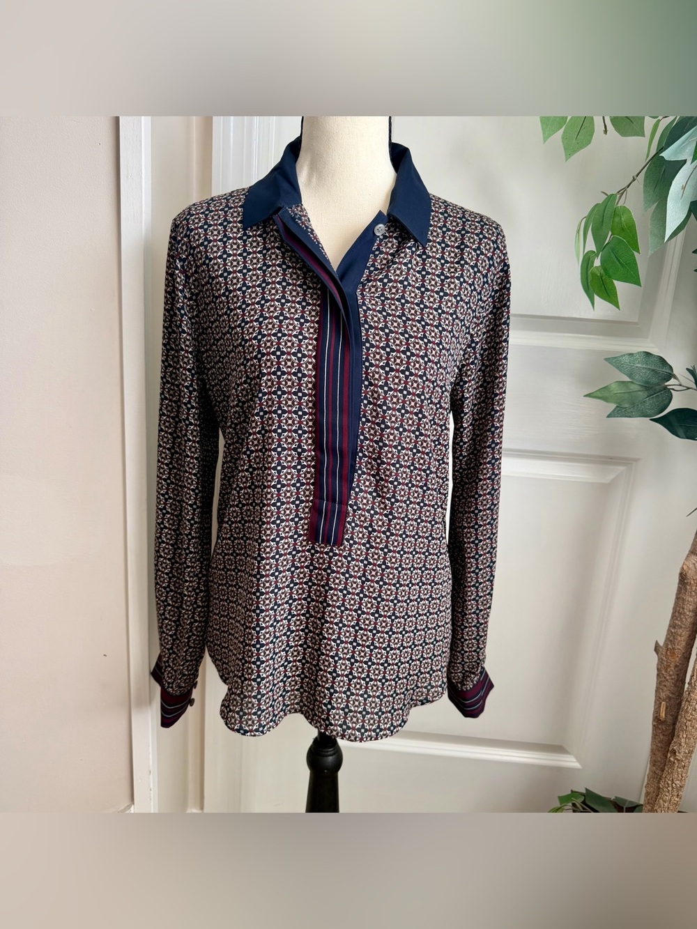 LOFT Medallion Print Popover Blouse Navy Burgundy Sz S